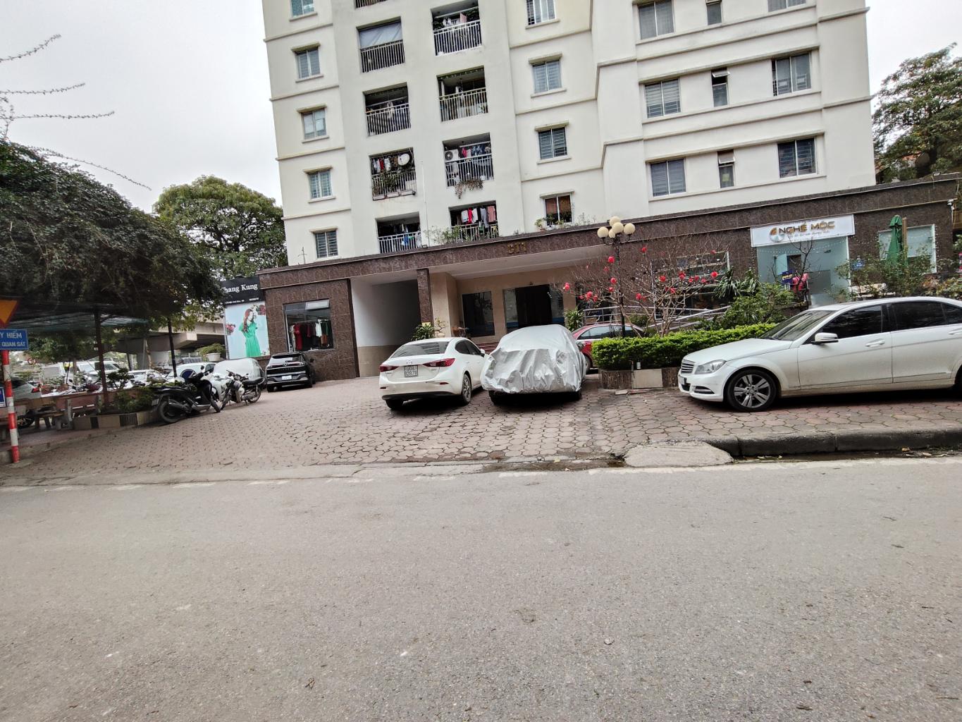 Bán nhà Nghiêm Xuân Yêm - diện tích 82m2 1 tầng - Chung cư mặt đường, giá 6,5 tỷ