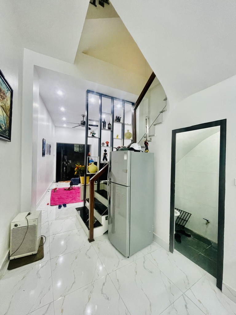 Bán nhà La Thành - diện tích 39m2 4 tầng - Nhà đẹp ở luôn - giá 8,8 tỷ