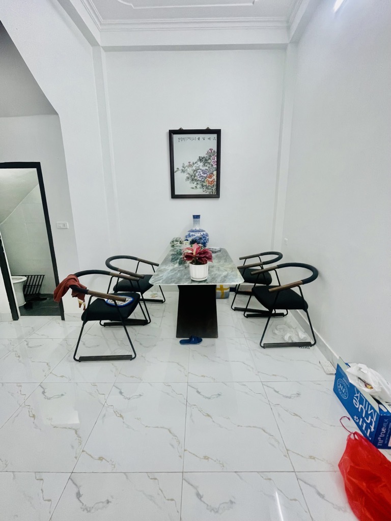 Bán nhà La Thành - diện tích 39m2 4 tầng - Nhà đẹp ở luôn - giá 8,8 tỷ