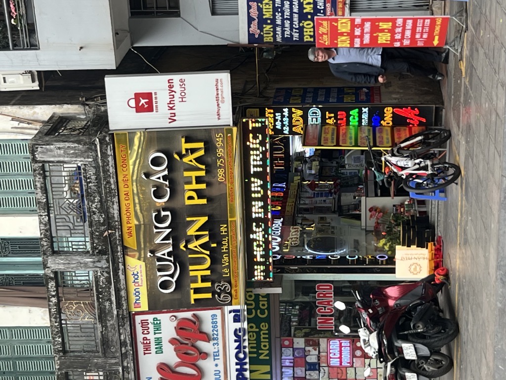 Bán nhà Lê Văn Hưu - diện tích 17m2 1 tầng - Mặt phố hiếm nhà bán - giá 13,5 tỷ