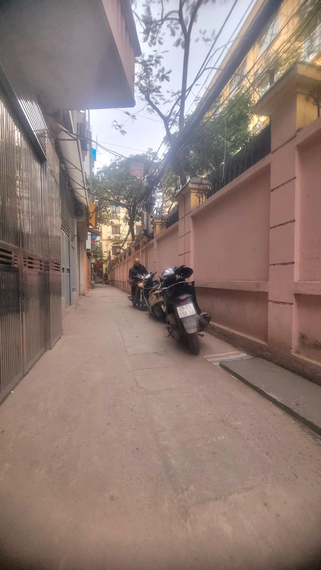 Bán nhà Dương Văn Bé - diện tích 73.6m2 2 tầng - Ô TÔ LÙI CỬA - giá 16,3 tỷ