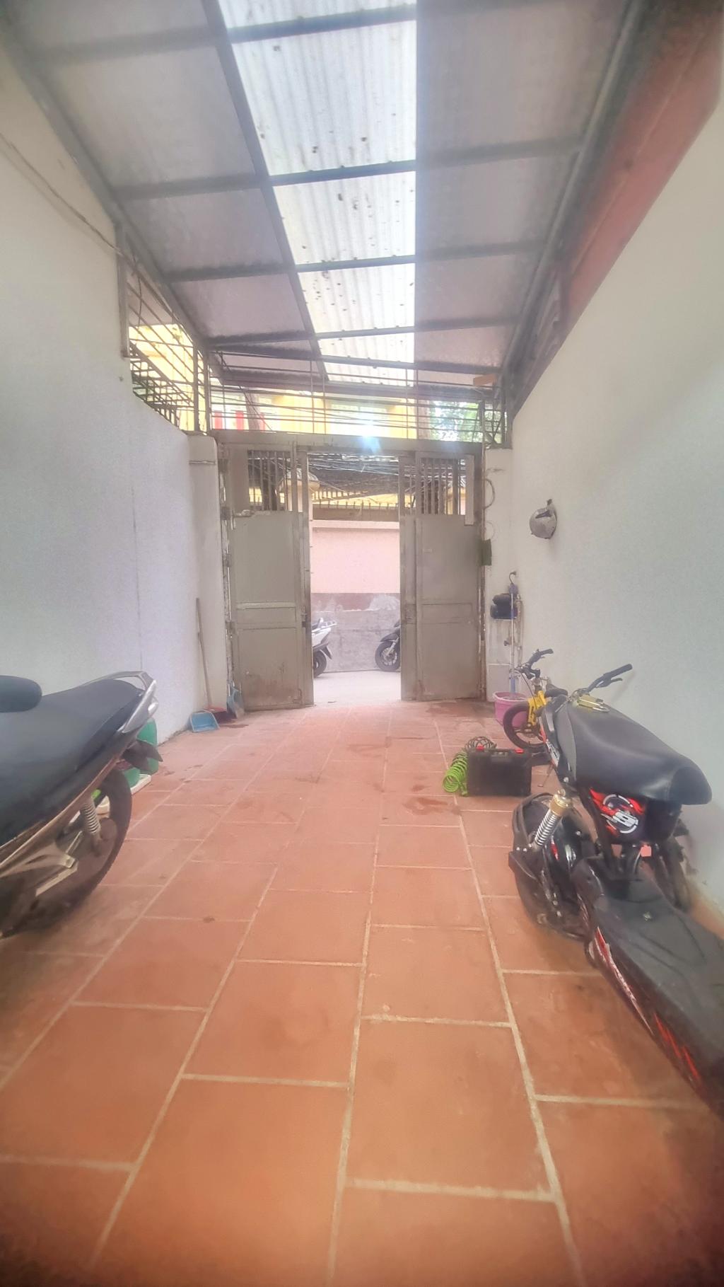 Bán nhà Dương Văn Bé - diện tích 73.6m2 2 tầng - Ô TÔ LÙI CỬA - giá 16,3 tỷ