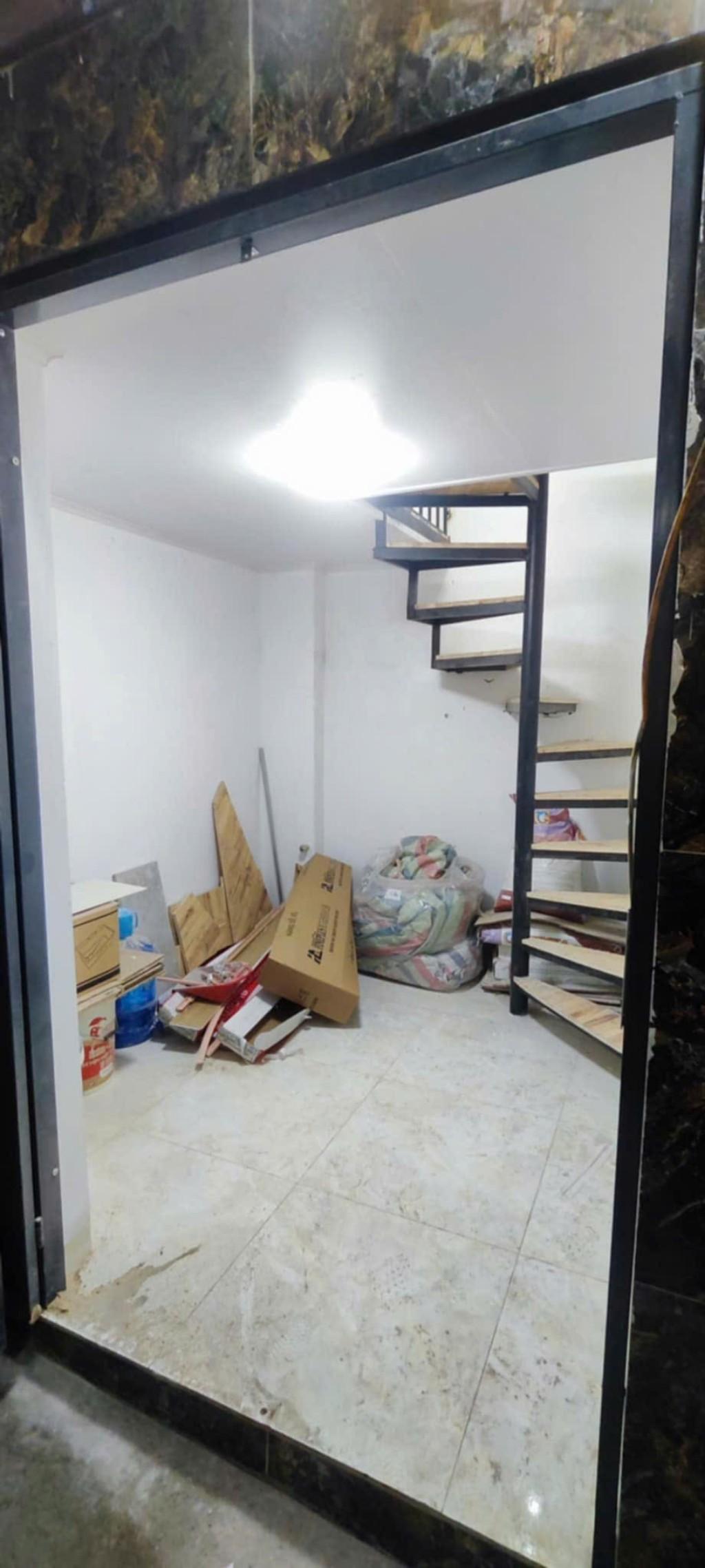 Bán nhà Chợ Khâm Thiên - diện tích 7m2 6 tầng - Nhà đẹp hiếm có - giá 1,5 tỷ