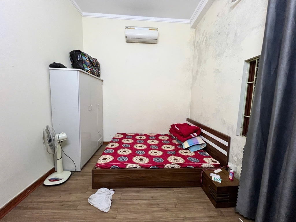 Bán nhà Lĩnh Nam - diện tích 94.8m2 3 tầng - Ngõ 3 gác tránh xe máy - giá 15 tỷ