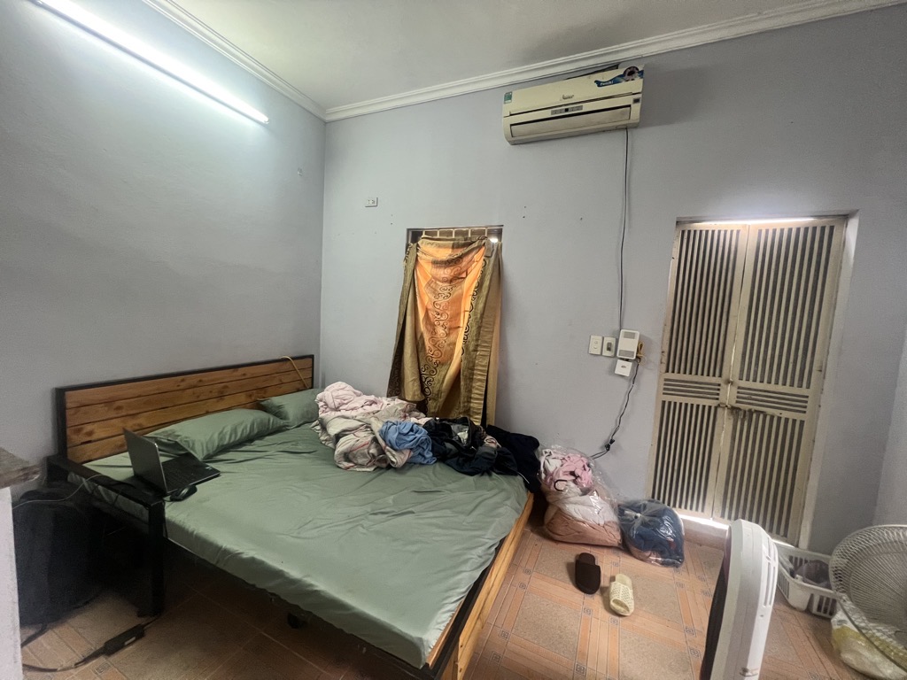 Bán nhà Nguyễn Khoái - diện tích 14m2 3 tầng - Lô góc - giá 2,35 tỷ