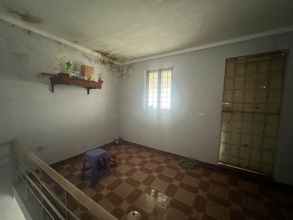 Bán nhà Nguyễn Khoái - diện tích 14m2 3 tầng - Lô góc - giá 2,35 tỷ