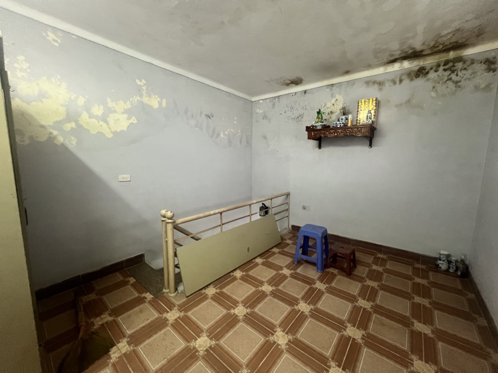 Bán nhà Nguyễn Khoái - diện tích 14m2 3 tầng - Lô góc - giá 2,35 tỷ