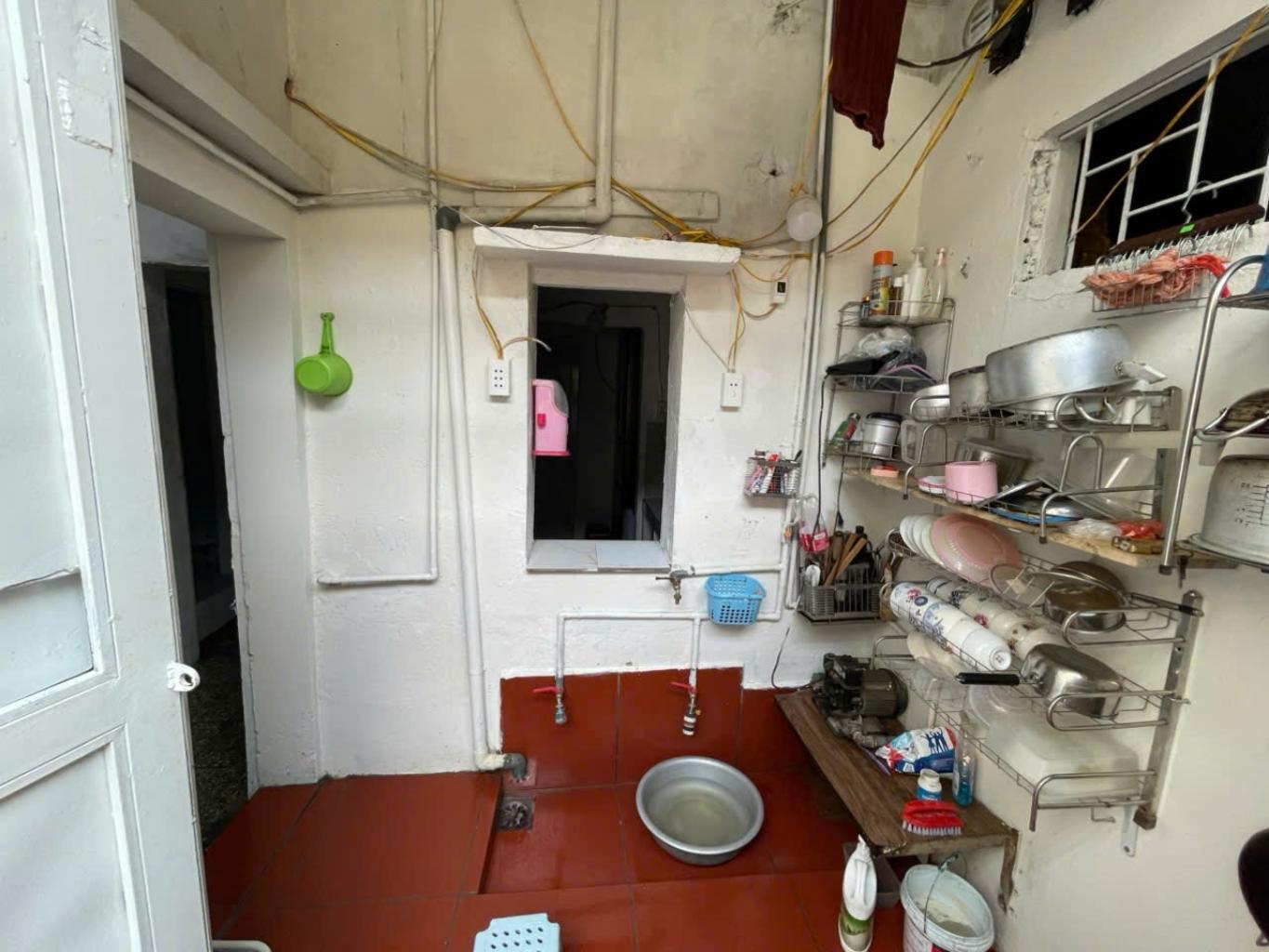 Bán nhà Tân Mai - diện tích 36m2 2 tầng - Ngõ thông rộng - giá 15 tỷ