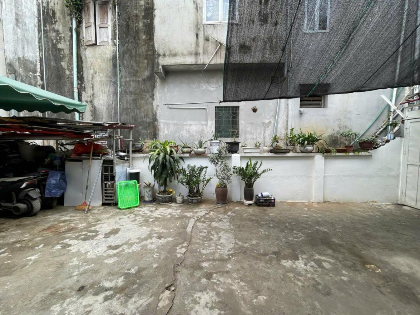 Bán nhà Tân Mai - diện tích 36m2 2 tầng - Ngõ thông rộng - giá 15 tỷ