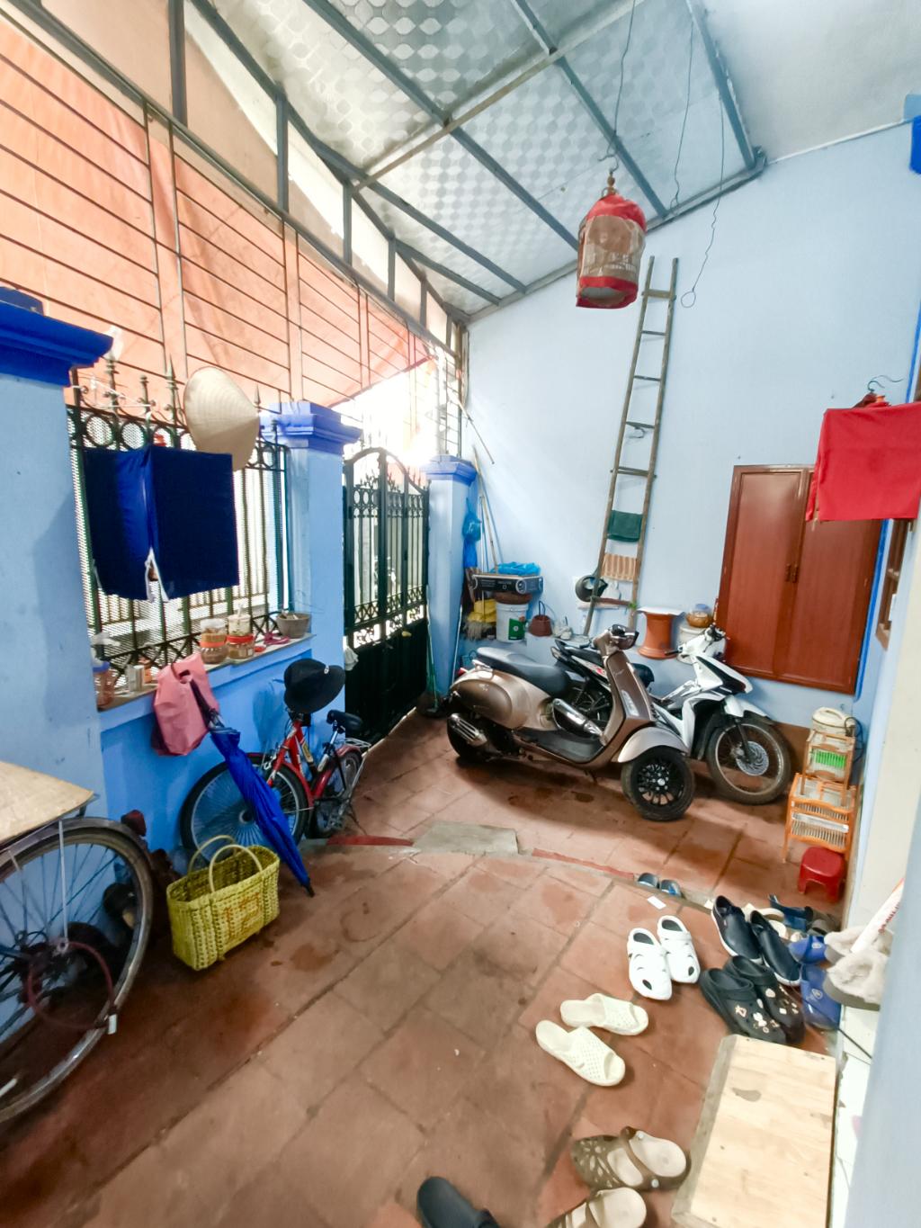 Bán nhà Nguyễn Khoái - diện tích 45m2 2 tầng - ô tô vào trong nhà - giá 4,5 tỷ