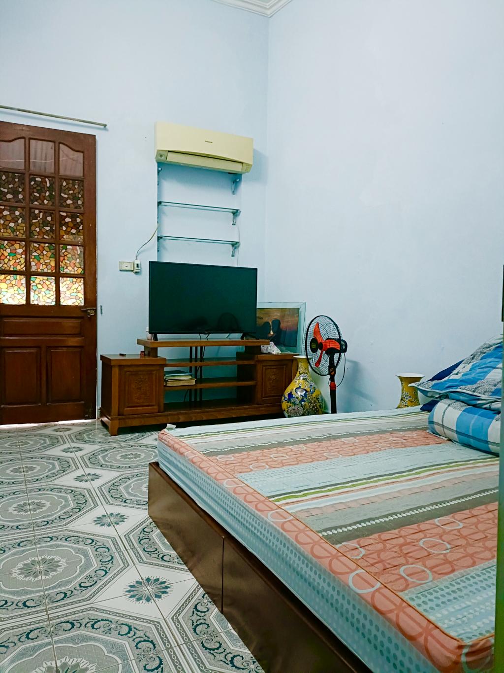 Bán nhà Nguyễn Khoái - diện tích 45m2 2 tầng - ô tô vào trong nhà - giá 4,5 tỷ