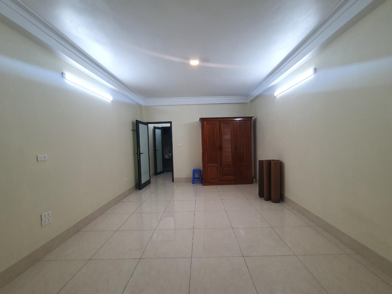 Bán nhà Ô Chợ Dừa - diện tích 32m2 5 tầng - Nhà đẹp hiếm có - giá 10,5 tỷ