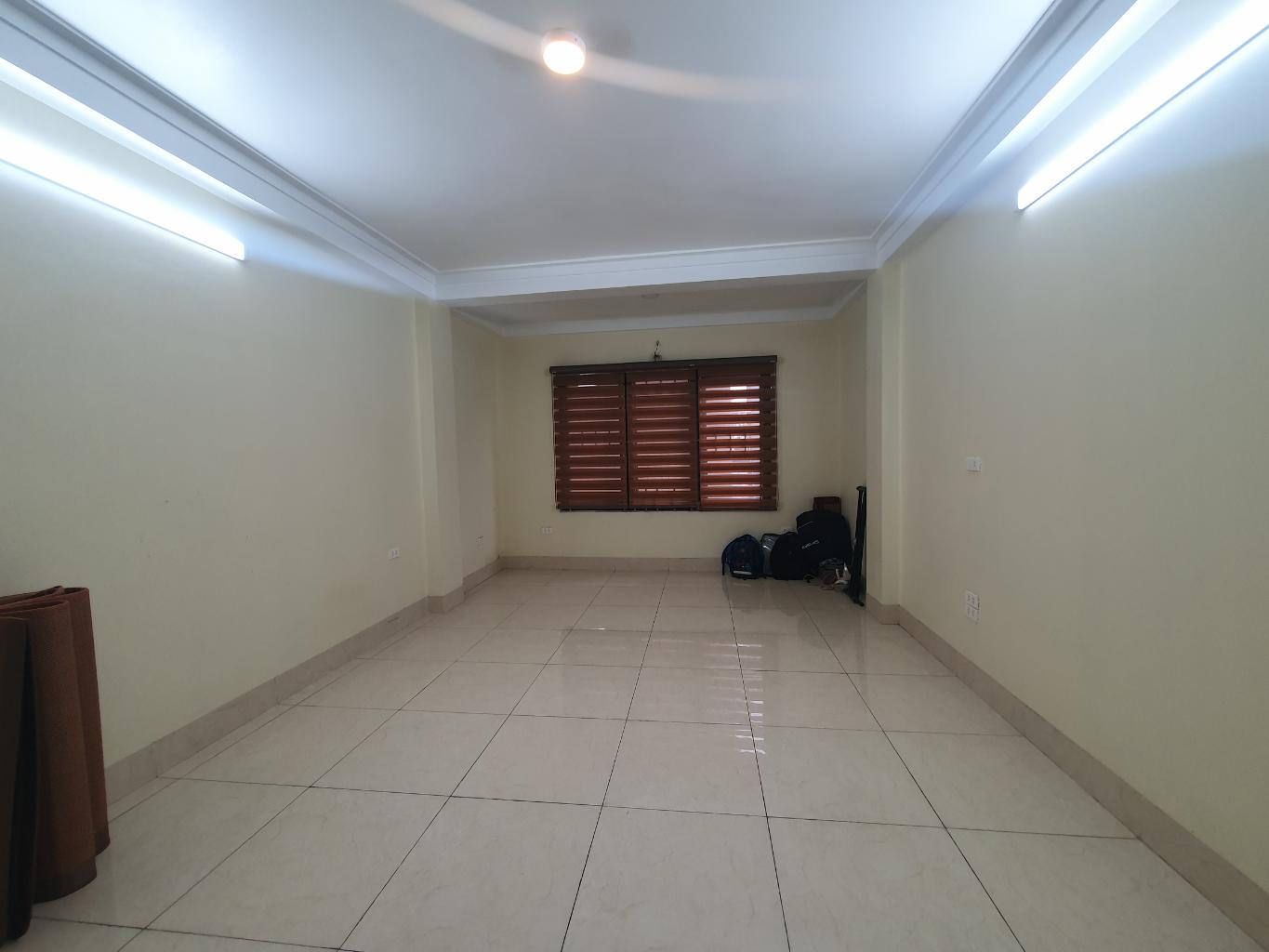 Bán nhà Ô Chợ Dừa - diện tích 32m2 5 tầng - Nhà đẹp hiếm có - giá 10,5 tỷ