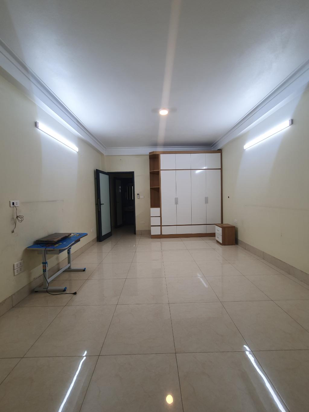 Bán nhà Ô Chợ Dừa - diện tích 32m2 5 tầng - Nhà đẹp hiếm có - giá 10,5 tỷ