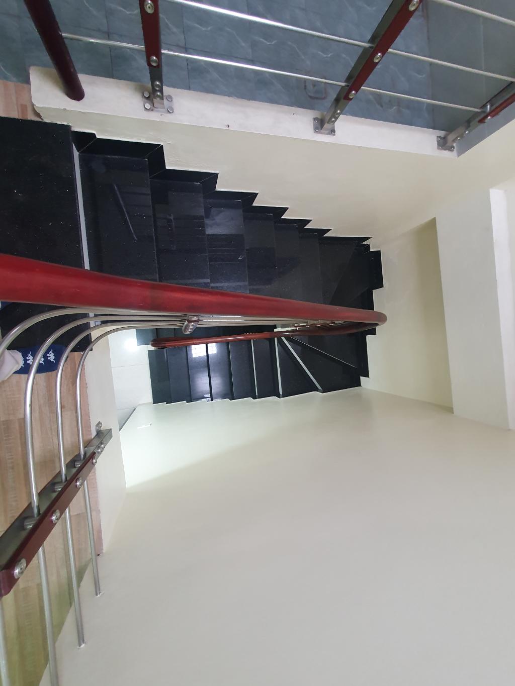 Bán nhà Ô Chợ Dừa - diện tích 32m2 5 tầng - Nhà đẹp hiếm có - giá 10,5 tỷ