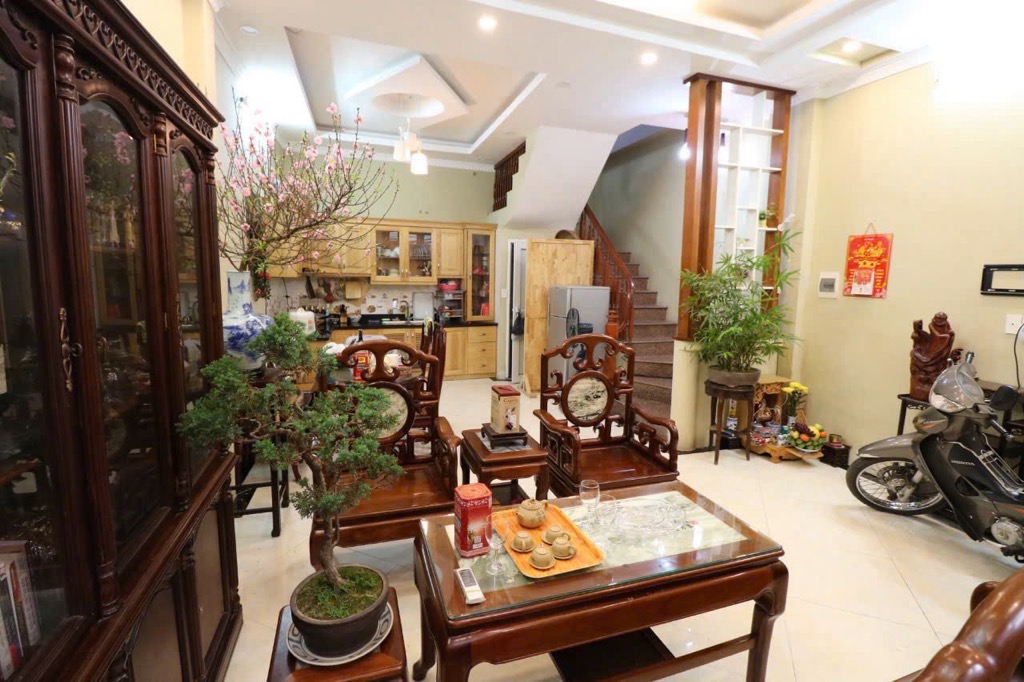 Bán nhà Minh Khai - diện tích 45m2 5 tầng - 2 mặt thoáng - giá 10,9 tỷ