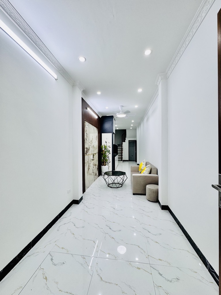 Bán nhà Nguyễn Khoái - diện tích 30m2 4 tầng - Ô TÔ ĐỖ CỬA - giá 6,8 tỷ