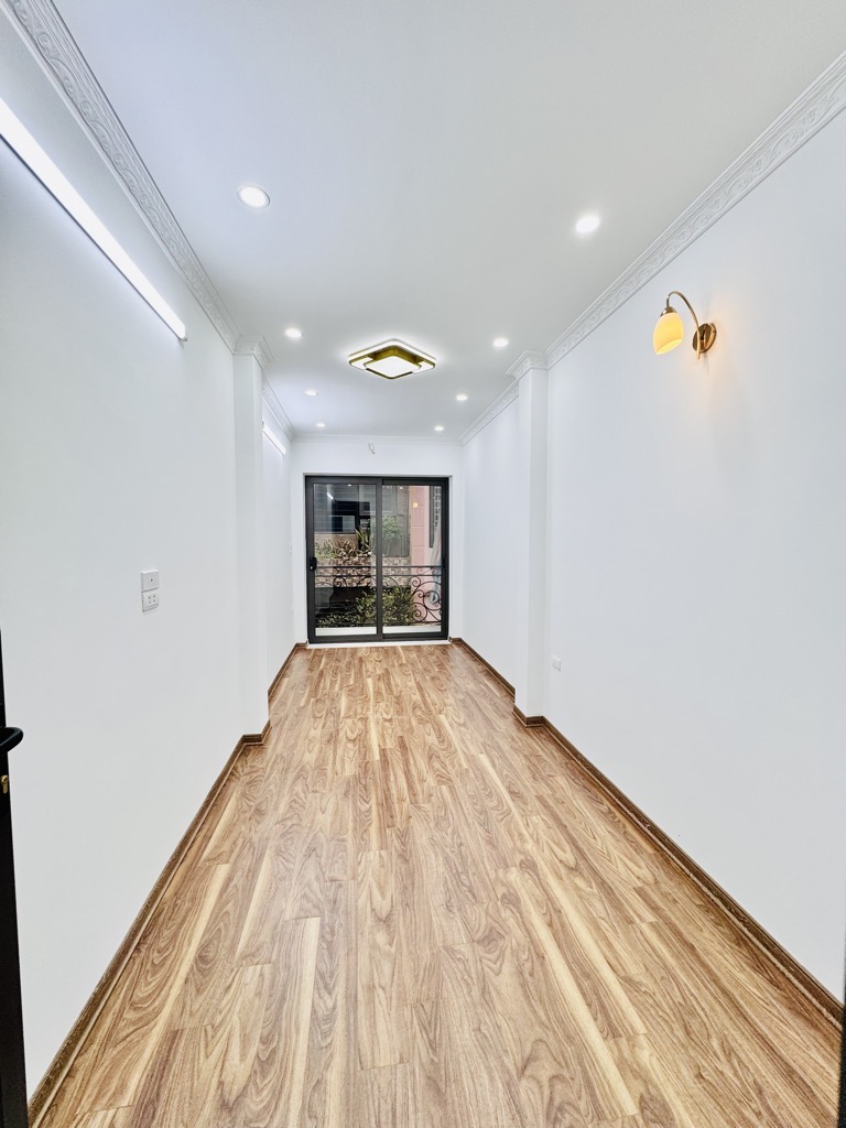 Bán nhà Nguyễn Khoái - diện tích 30m2 4 tầng - Ô TÔ ĐỖ CỬA - giá 6,8 tỷ