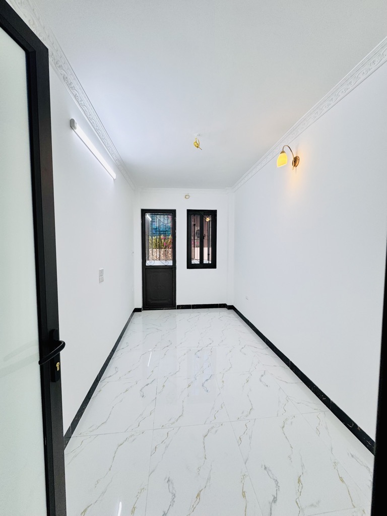 Bán nhà Nguyễn Khoái - diện tích 30m2 4 tầng - Ô TÔ ĐỖ CỬA - giá 6,8 tỷ