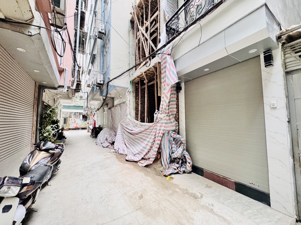 Bán nhà Nguyễn Khoái - diện tích 30m2 4 tầng - Ô TÔ ĐỖ CỬA - giá 6,8 tỷ