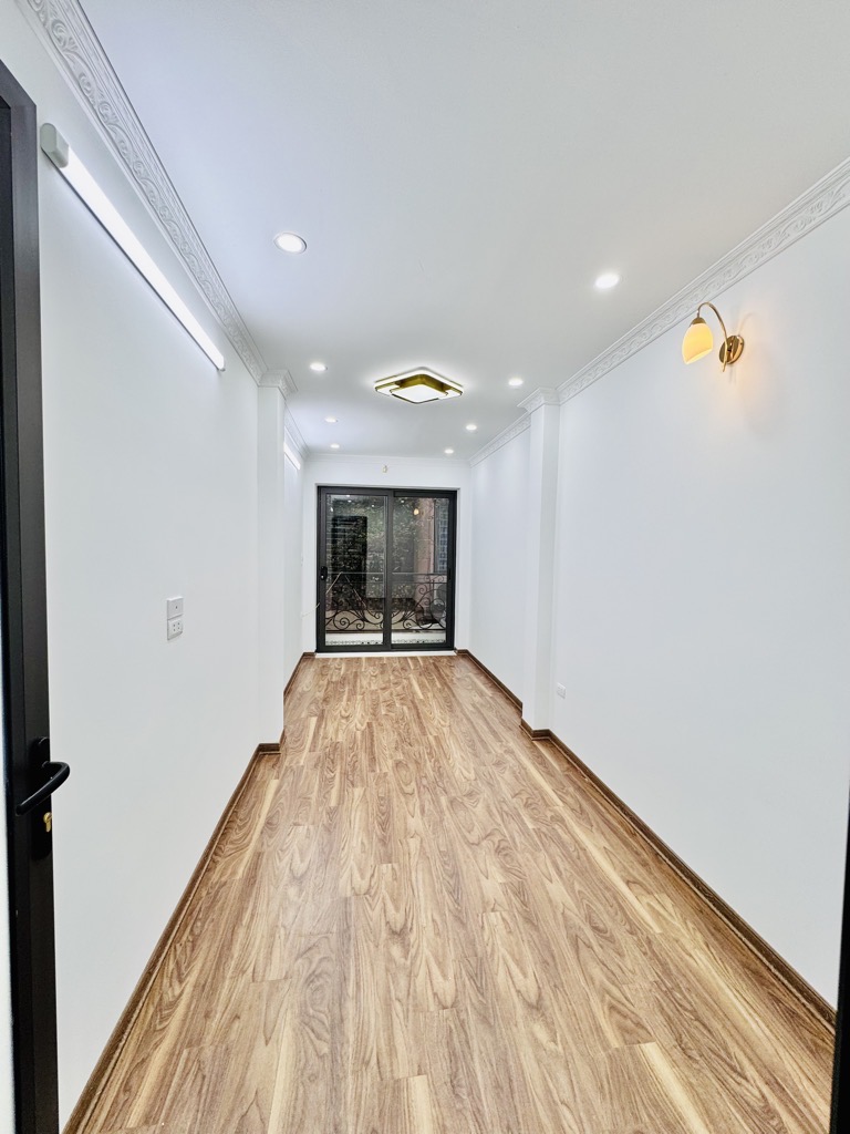 Bán nhà Nguyễn Khoái - diện tích 30m2 4 tầng - Ô TÔ ĐỖ CỬA - giá 6,8 tỷ