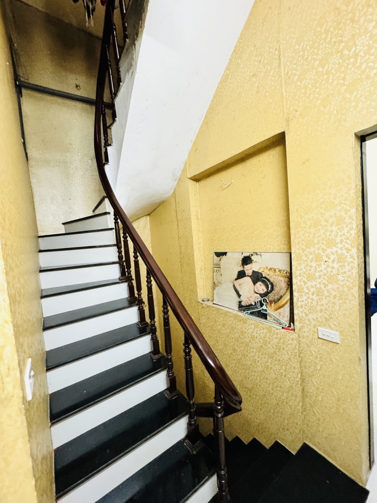 Bán nhà tam Trinh - diện tích 72m2 3 tầng - gần phố - giá 12,9 tỷ