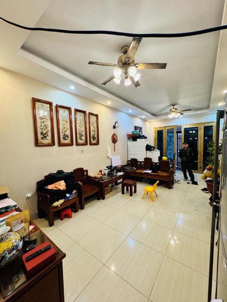 Bán nhà tam Trinh - diện tích 72m2 3 tầng - gần phố - giá 12,9 tỷ