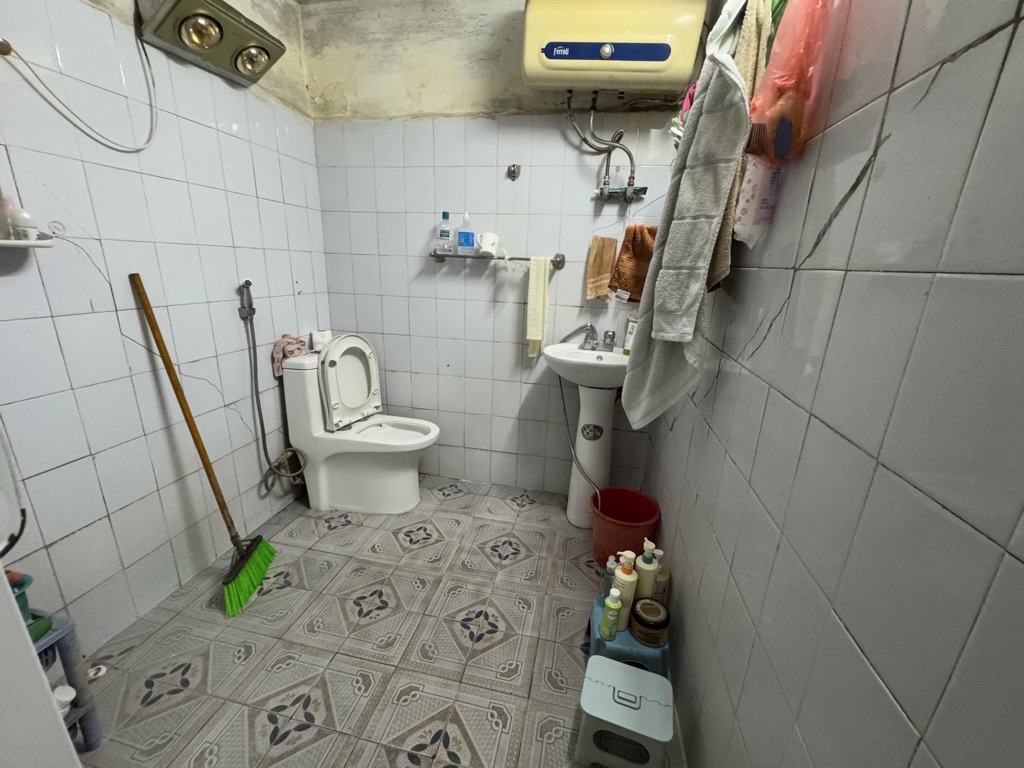 Bán nhà Trung Tả - diện tích 41m2 3 tầng - Ô TÔ ĐỖ CỬA - giá 10,4 tỷ