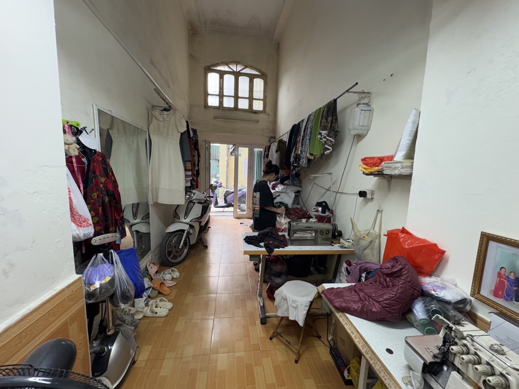 Bán nhà Trung Tả - diện tích 41m2 3 tầng - Ô TÔ ĐỖ CỬA - giá 10,4 tỷ