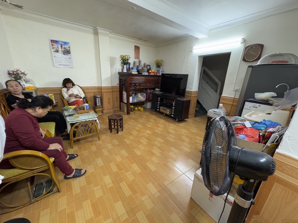 Bán nhà Trung Tả - diện tích 41m2 3 tầng - Ô TÔ ĐỖ CỬA - giá 10,4 tỷ