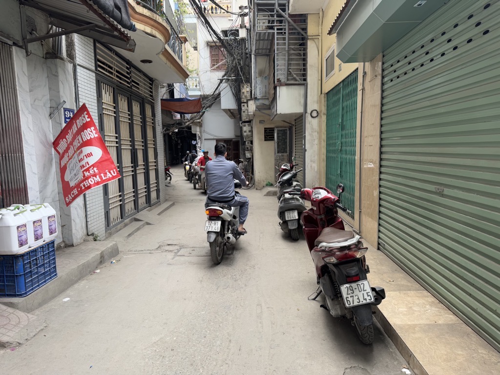 Bán nhà Trung Tả - diện tích 41m2 3 tầng - Ô TÔ ĐỖ CỬA - giá 10,4 tỷ