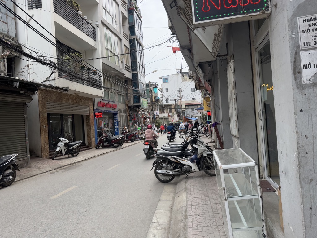 Bán nhà Trung Tả - diện tích 41m2 3 tầng - Ô TÔ ĐỖ CỬA - giá 10,4 tỷ