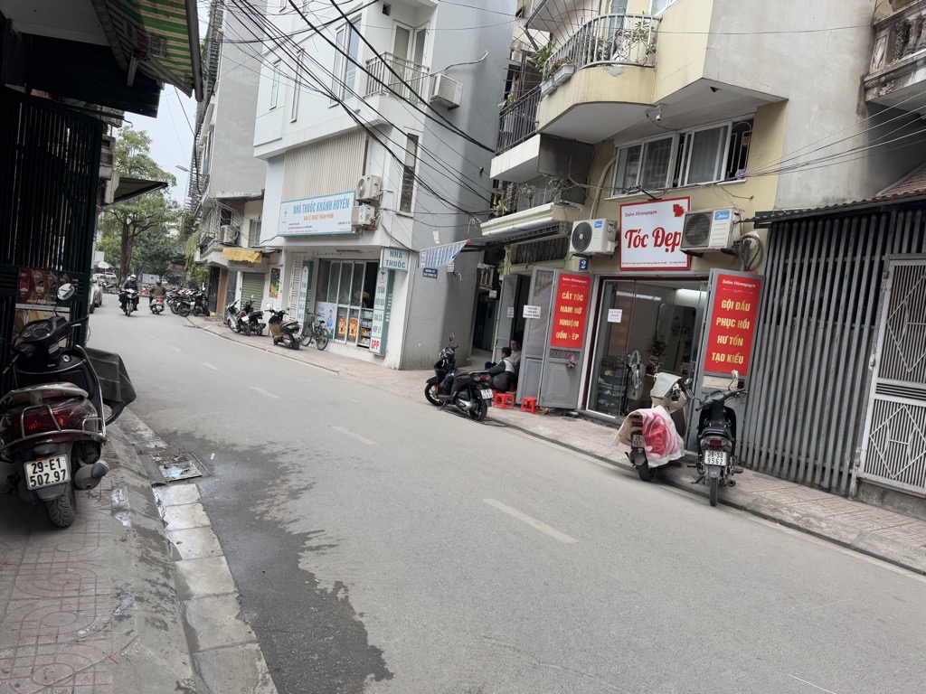 Bán nhà Trung Tả - diện tích 41m2 3 tầng - Ô TÔ ĐỖ CỬA - giá 10,4 tỷ