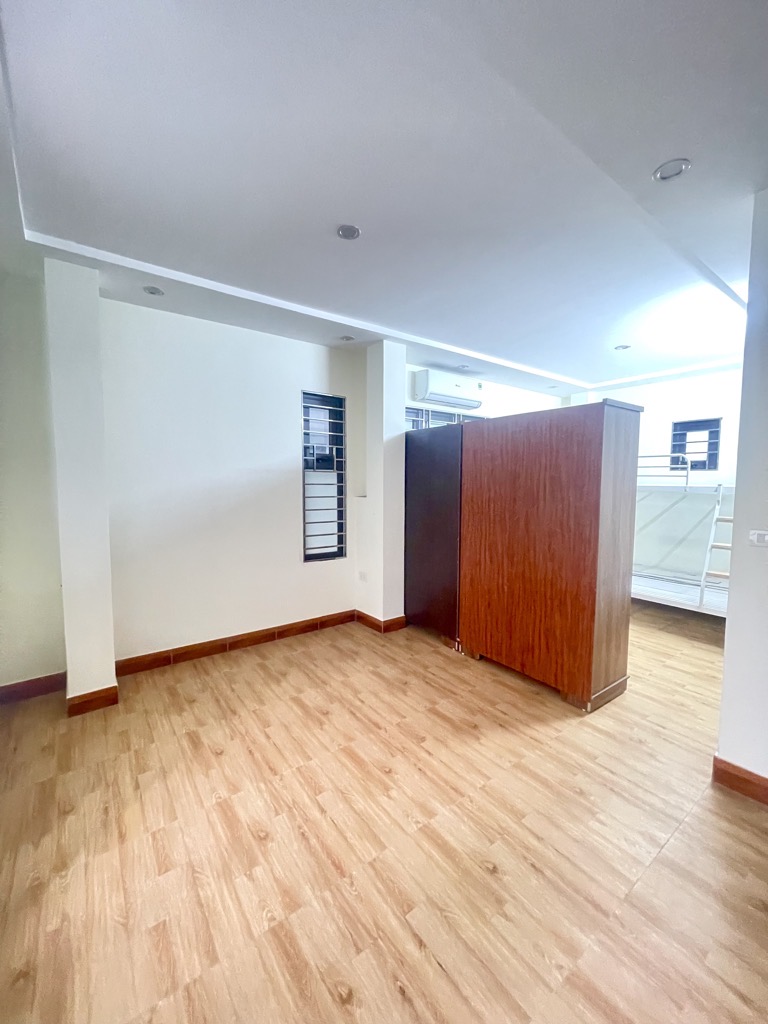 Bán nhà 145.42C Quan Nhân, 31/33m2 6 tầng