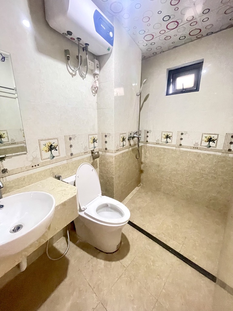 Bán nhà 145.42C Quan Nhân, 31/33m2 6 tầng