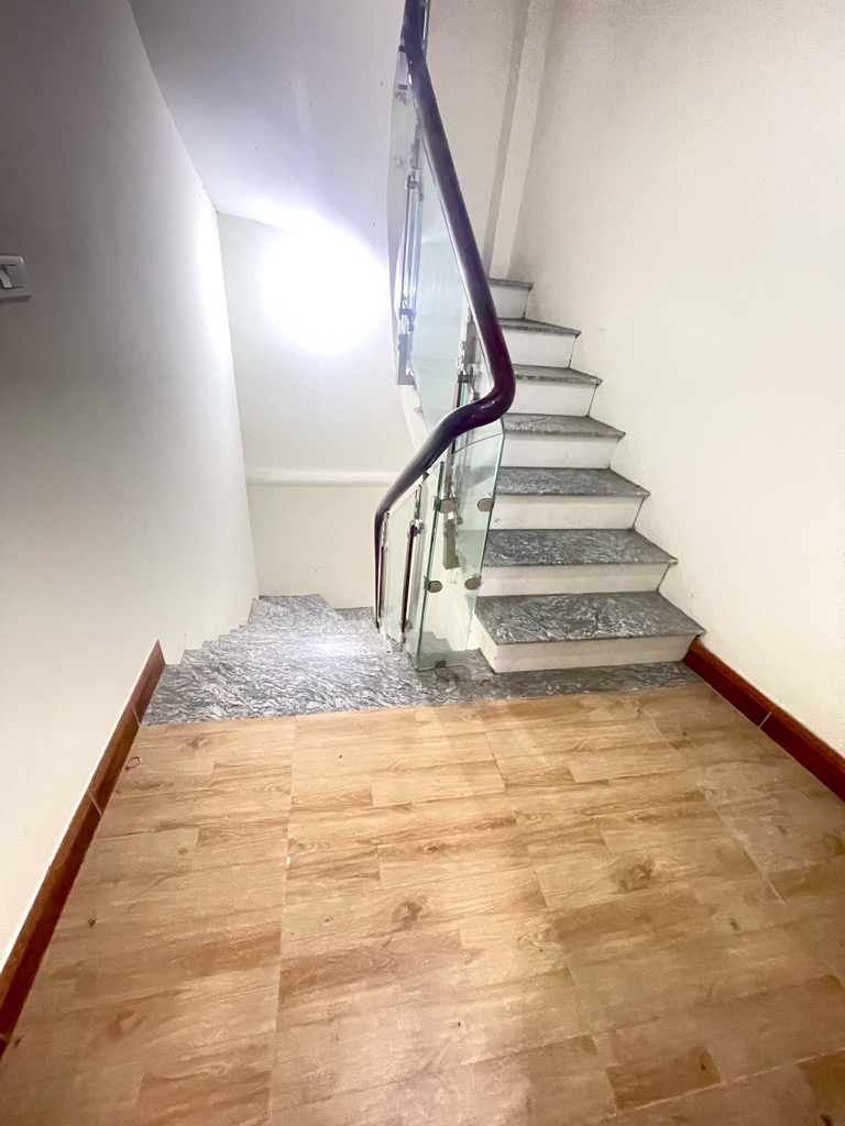Bán nhà 145.42C Quan Nhân, 31/33m2 6 tầng