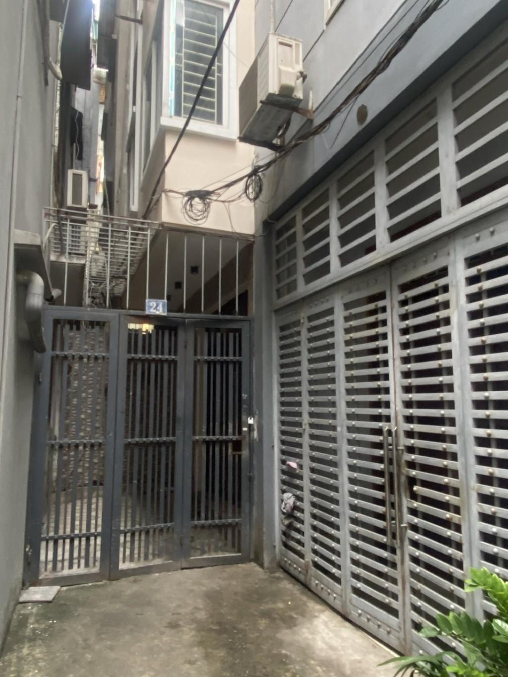 Bán nhà Định Công Thượng - 38.2m2 4 tầng - phân lô, ô tô đỗ cửa, tiện ích đầy đủ - giá 7,5x tỷ