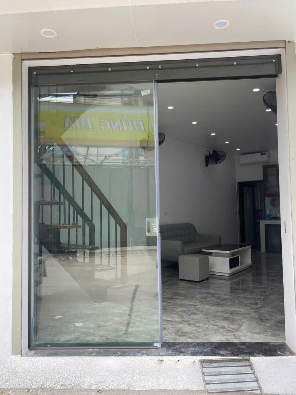 Bán nhà Giải Phóng - diện tích 22m2 3 tầng - Ô TÔ TRÁNH - giá 3,9 tỷ