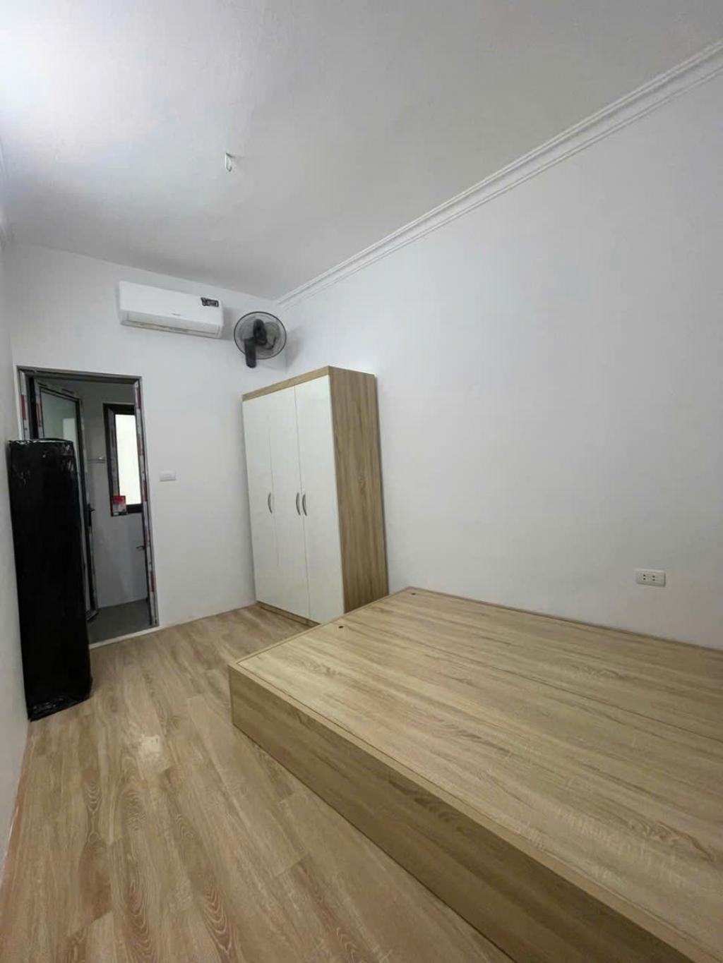 Bán nhà Giải Phóng - diện tích 22m2 3 tầng - Ô TÔ TRÁNH - giá 3,9 tỷ