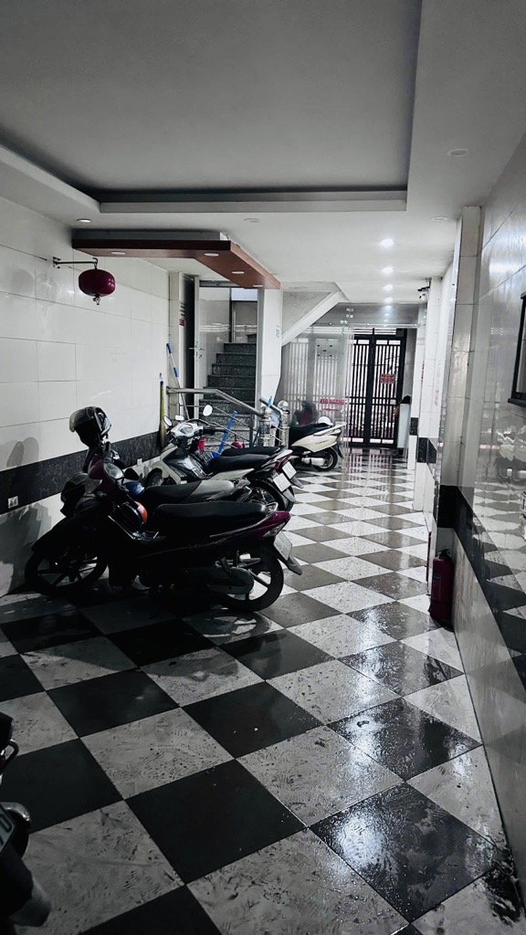 Bán nhà Ngọc Hồi - diện tích 83m2 5 tầng - MẶT PHỐ KINH DOANH VỈA HÈ RỘNG - giá 22,9 tỷ