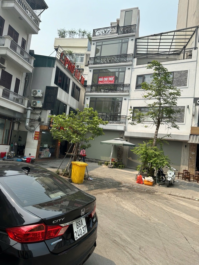 Bán nhà Chùa Láng - diện tích 72.8m2 1 tầng - Nhà C4 cho thuê - giá 12,3 tỷ