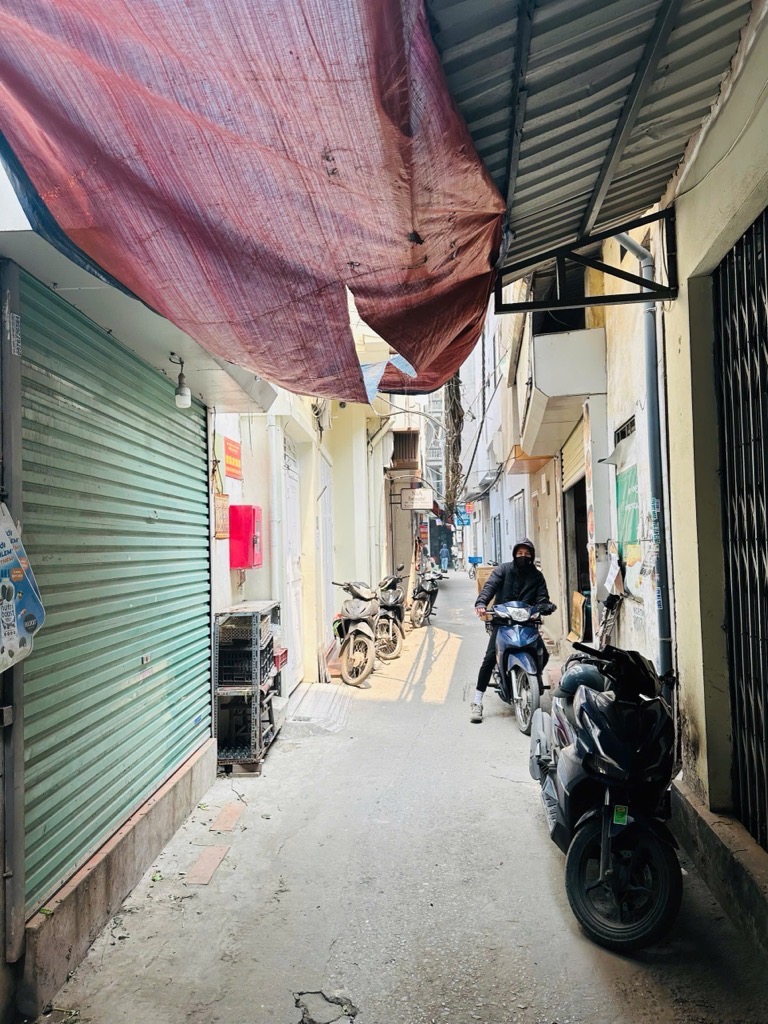 Bán nhà Chùa Láng - diện tích 72.8m2 1 tầng - Nhà C4 cho thuê - giá 12,3 tỷ