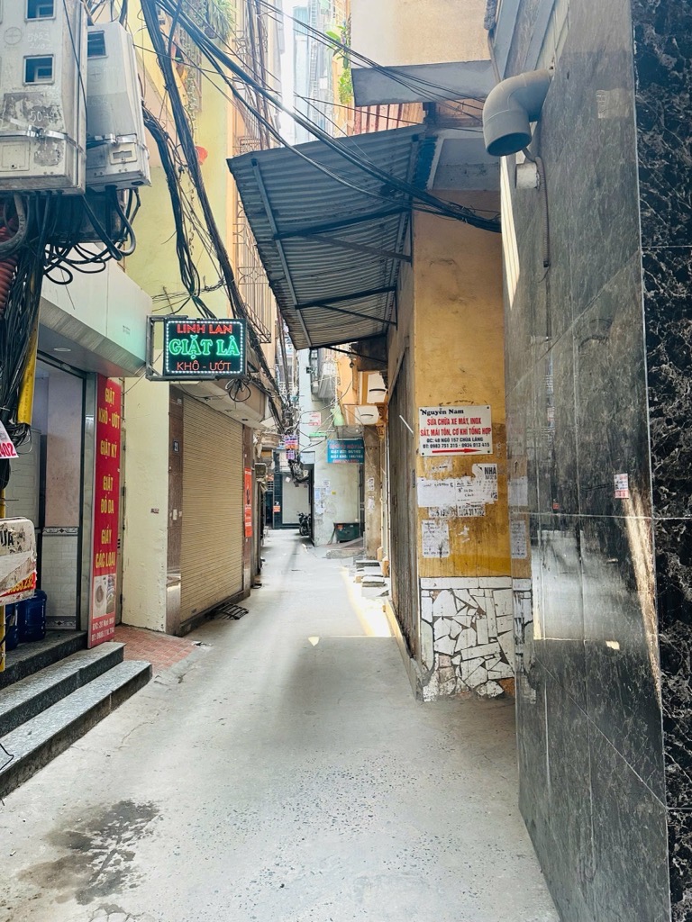 Bán nhà Chùa Láng - diện tích 72.8m2 1 tầng - Nhà C4 cho thuê - giá 12,3 tỷ