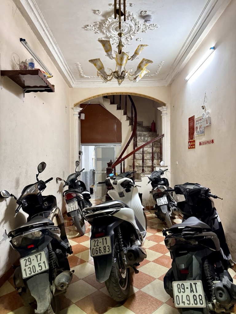 Bán nhà Quan Nhân - diện tích 44.5m2 4 tầng - Mặt ngõ - giá 11,5 tỷ