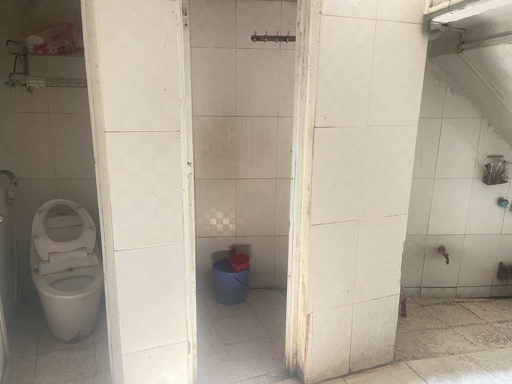 Bán nhà Hoàng Mai - diện tích 57.5m2 3 tầng - ô tô đỗ cửa - giá 12,65 tỷ