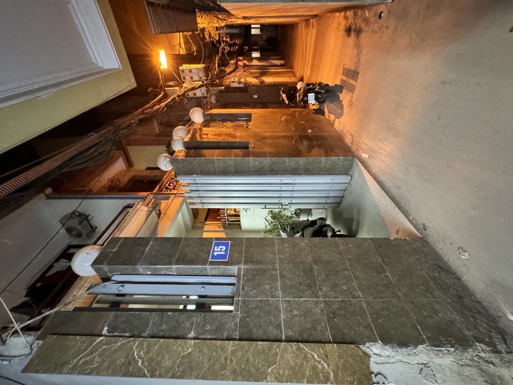 Bán nhà Kiến Thiết - diện tích 62m2 4 tầng - Lô góc, ngõ thông - giá 13,3 tỷ