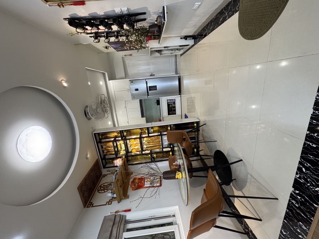 Bán nhà Tôn Đức Thắng - diện tích 62m2 1 tầng - Ô tô đỗ chân toà nhà - giá 4,2 tỷ