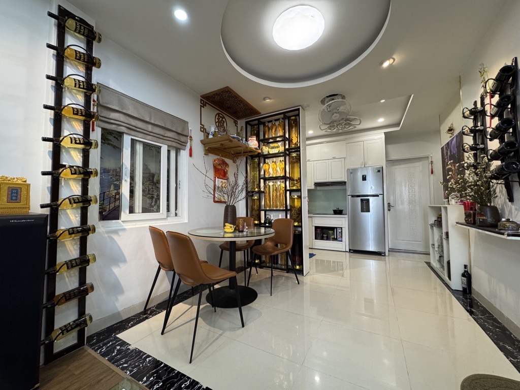 Bán nhà Tôn Đức Thắng - diện tích 62m2 1 tầng - Ô tô đỗ chân toà nhà - giá 4,2 tỷ