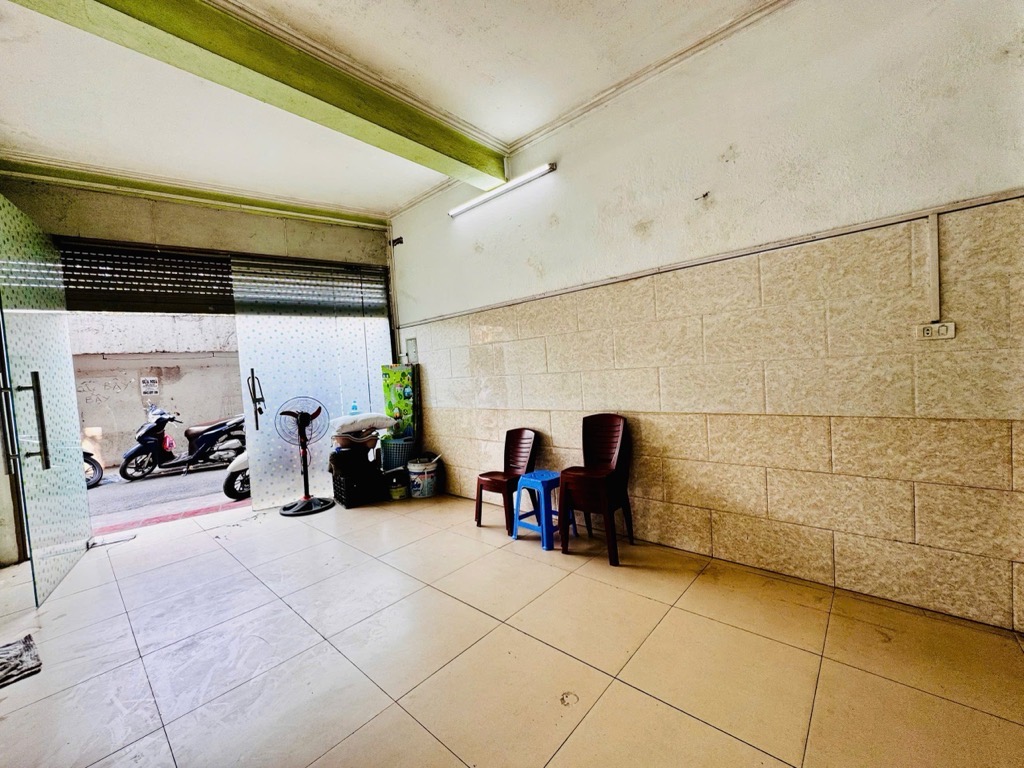 Bán nhà Nguyễn Khoái - diện tích 56.4m2 3 tầng - MẶT PHỐ - KINH DOANH ĐỈNH - giá 13,9 tỷ