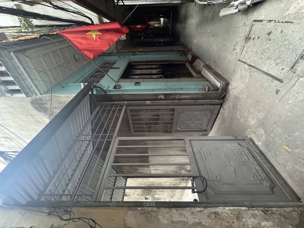 Bán nhà Thịnh Hào - diện tích 50m2 1 tầng - Nhà ngõ đi chung - giá 4,6 tỷ